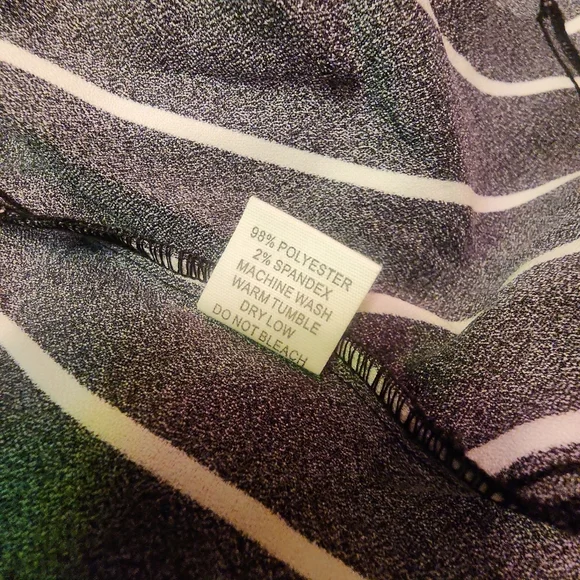 Black and White Striped Women's Palazzo Pants With Pockets! - Picture 6 of 6